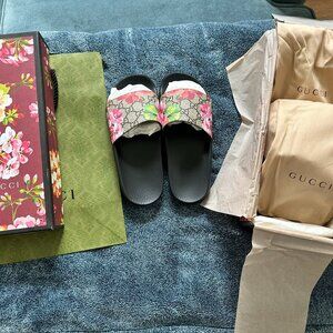 100% Authentic Gucci BLOOMS SUPREME FLORAL SLIDE SANDAL